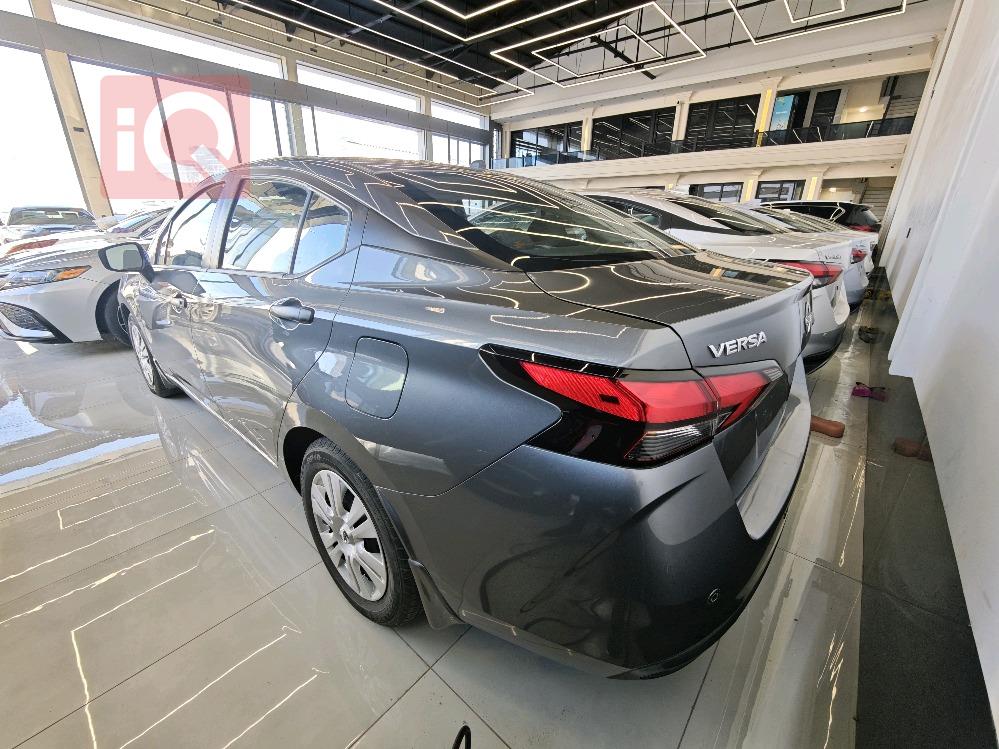 نیسان ڤێرسا